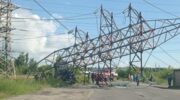 ДТП в Киеве: на мосту столкнулись шесть авто, грузовик снес ЛЭП — «ДТП»